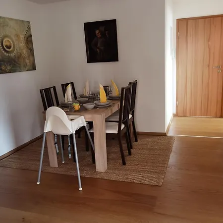 Apartment Im Himmelreich, 83 Qm, Ruhig Gelegen, Optimal Fuer Familien, Kueche, Waschmaschine Und Trockner Deggendorf